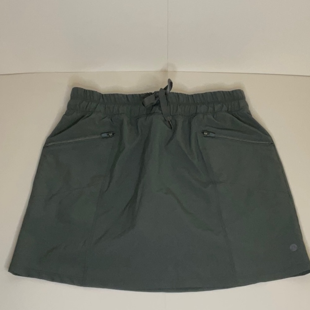 Apana gray golf skirt size small